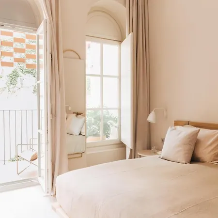 Placido Y Grata فندق 4*