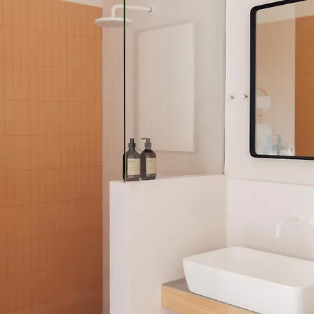 Placido Y Grata 4* إشبيلية